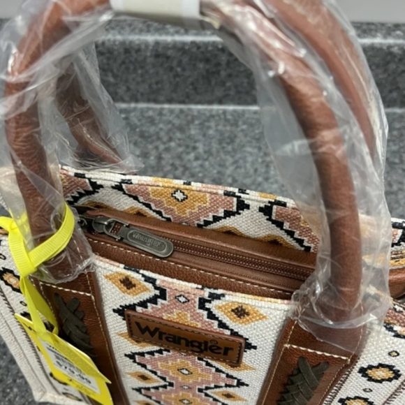 NWT Wrangler Aztec Canvas Tote bag with PU leather trim 5\